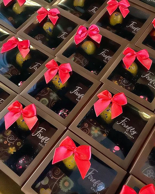 Caixa de brigadeiros natalinos embalados