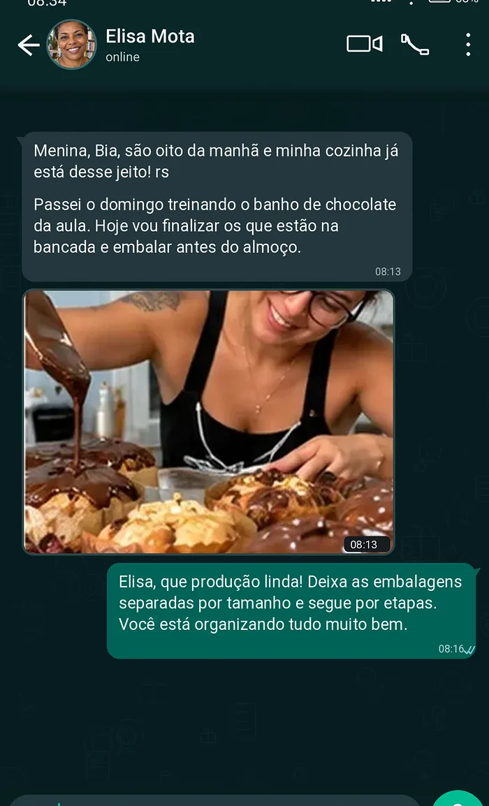 Conversa no WhatsApp sobre produção de chocotones